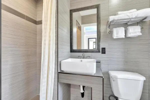Mid City Inn 10