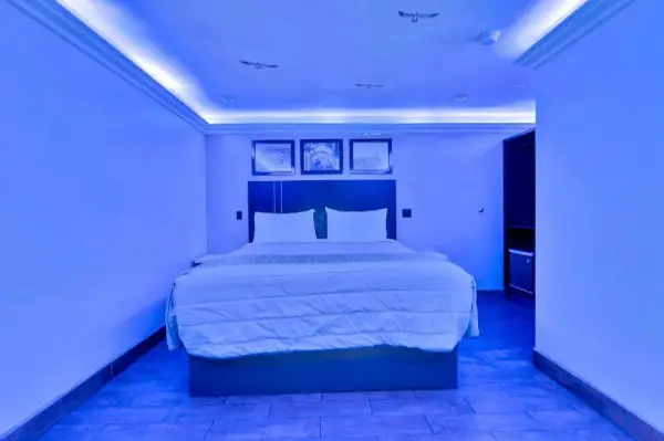 Mid City Inn 8